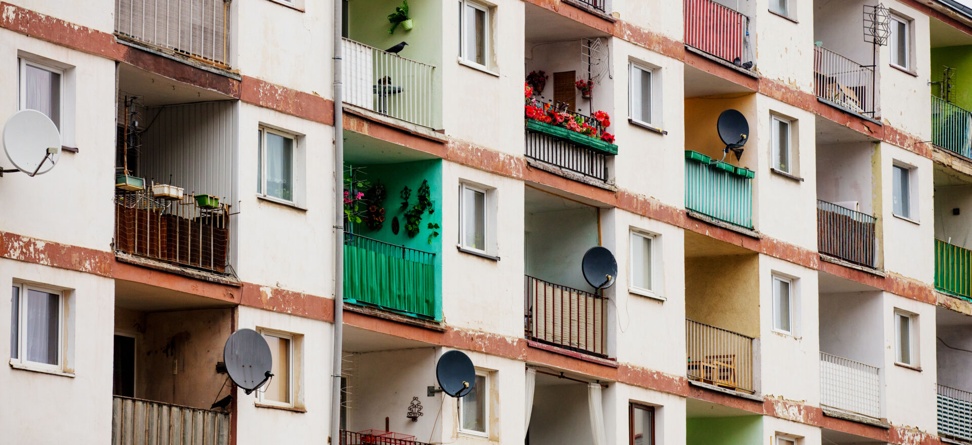 Ashford Lettings - Block of flats with room to rent in Ashford, Kent